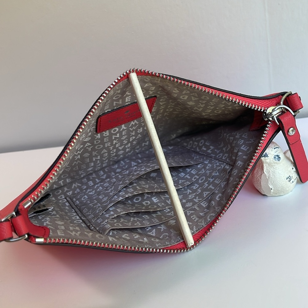 Kate Spade ♠️ Wristlet Handbag - Picture 6 of 10